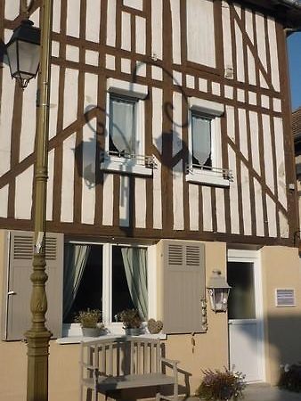 Meuble De Tourisme Le Gilliard Villa Chavanges Room photo